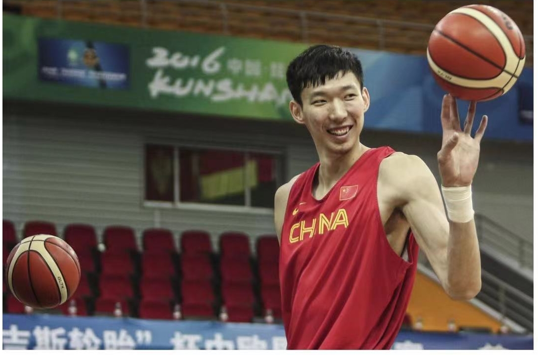 华体会综合平台入口-打法像切特？周琦：风格有一些相似，那时在NBA打得更靠外一些