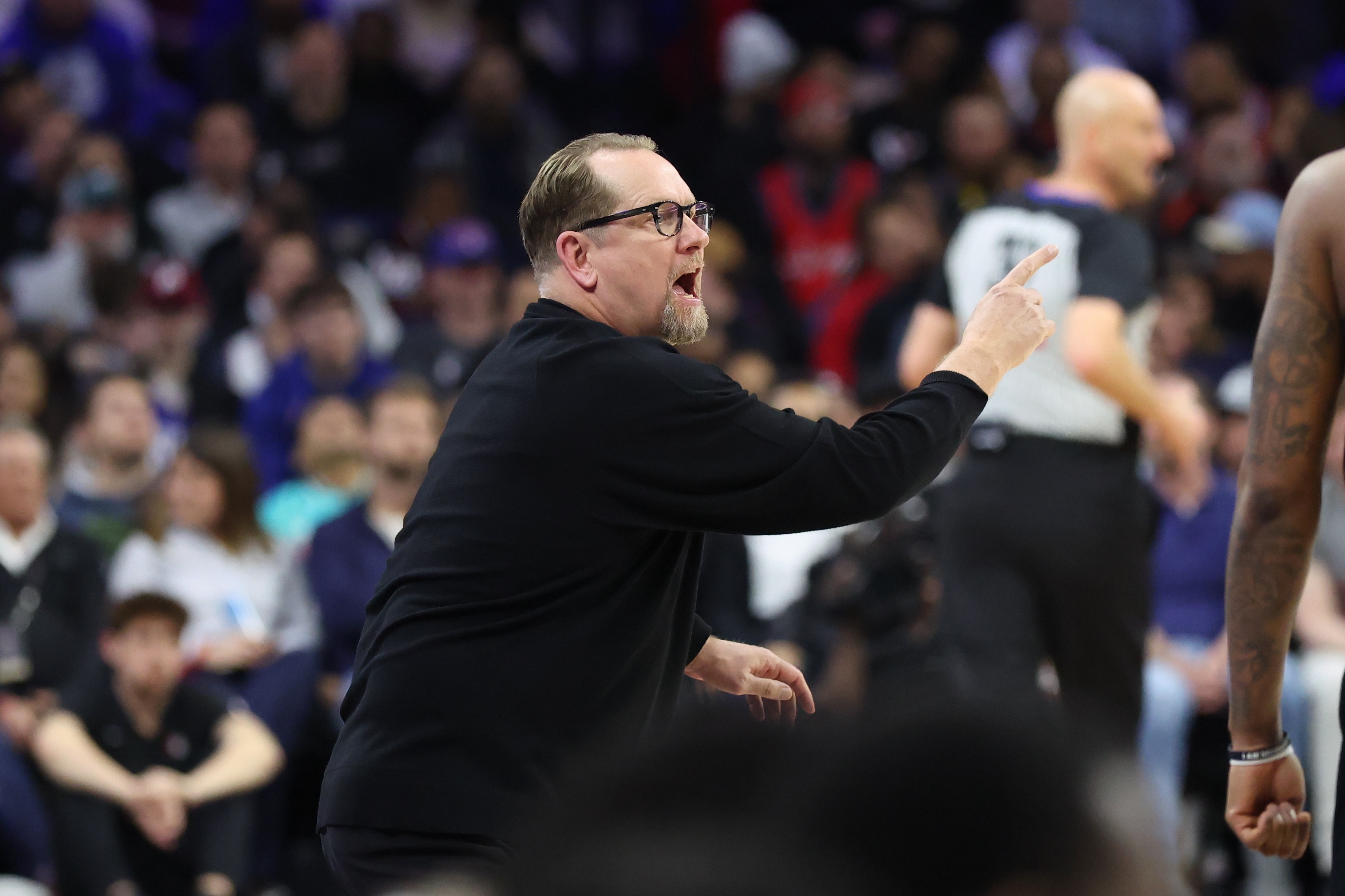 华体会体育赛事-容易一溃千里！76人单赛季3次在主场输掉至少40分成历史首队