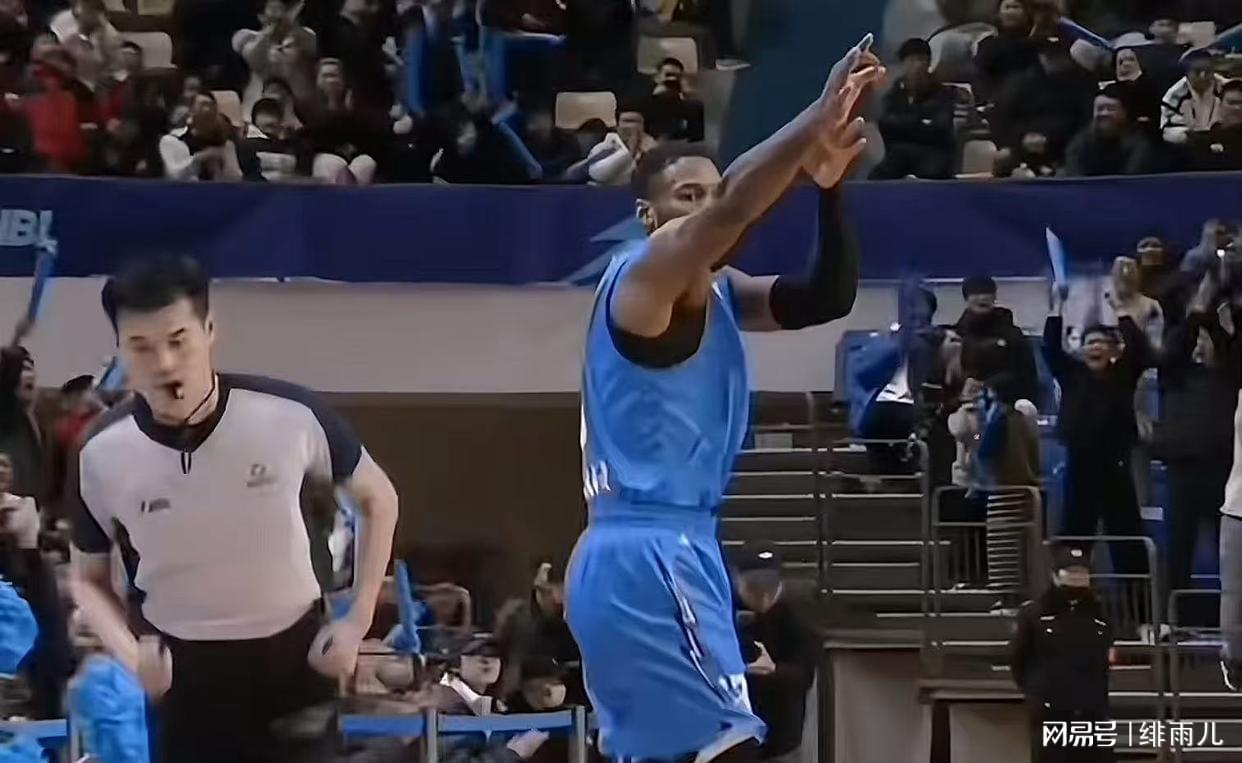 HTH官网-恭喜威姆斯！正式升任教练一职，未来有望执教广东队？